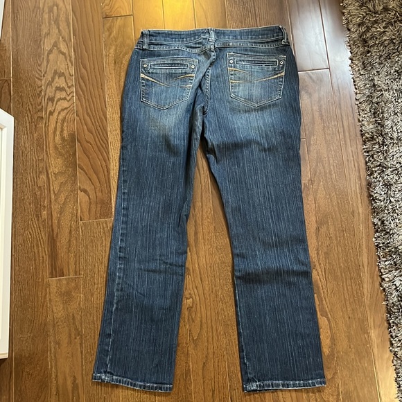 Aeropostale low rise cropped jeans sz 3/4 - Picture 3 of 5